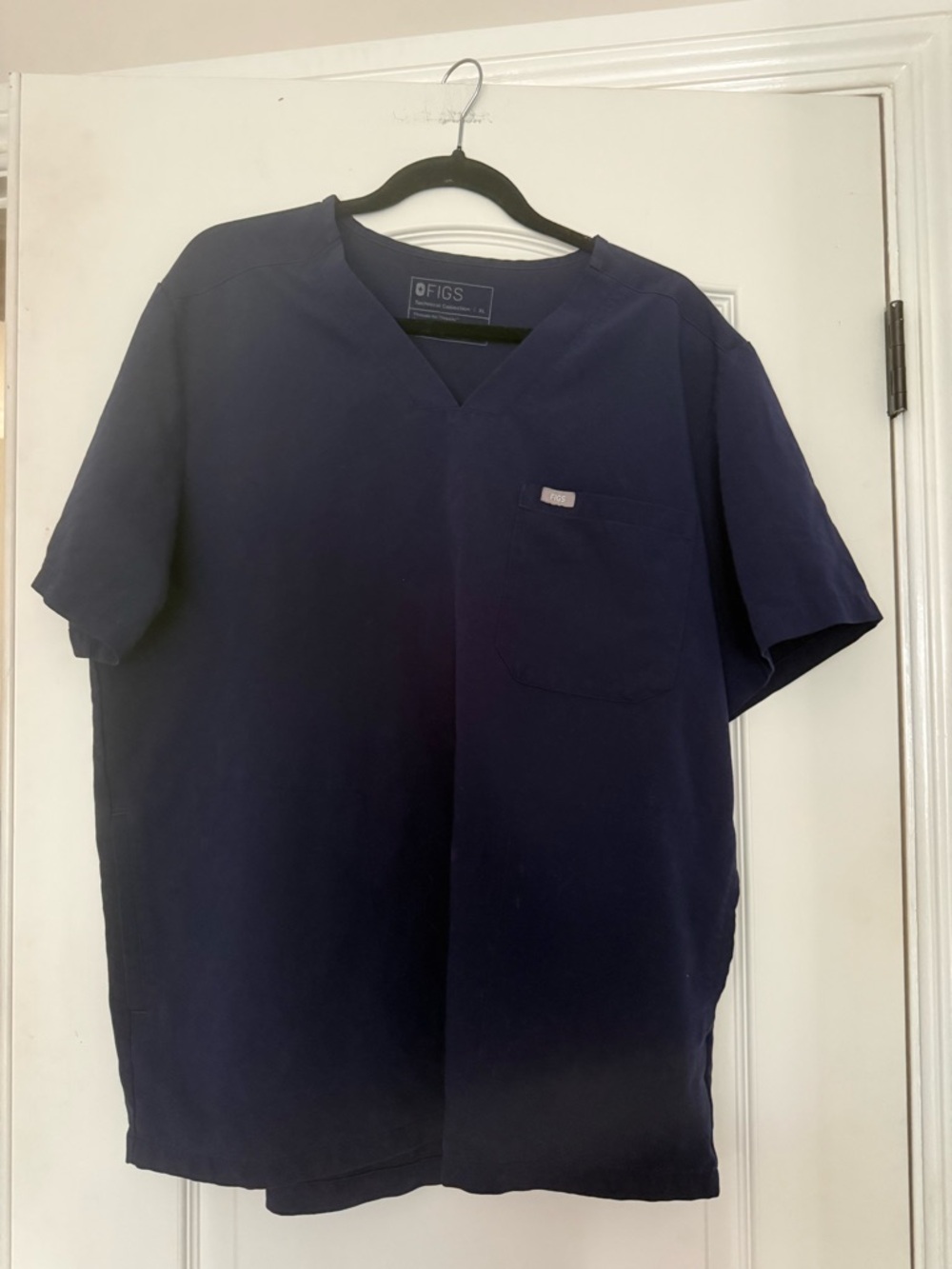 Figs Technical Collection Catarina Navy Short Sleeve V-Neck Scrub Top Pocket